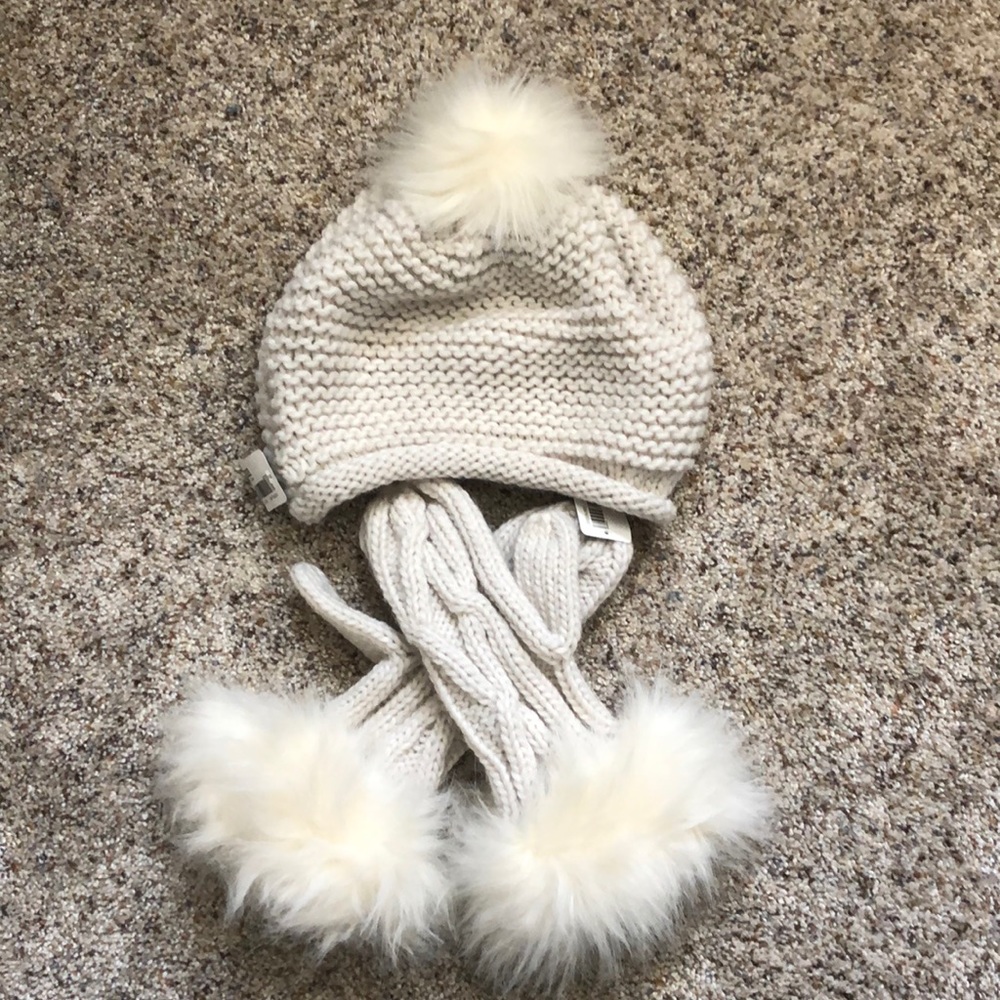 NWT Athleta hat and mittens
